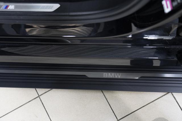 Выдвижные электрические пороги ATS на BMW X7